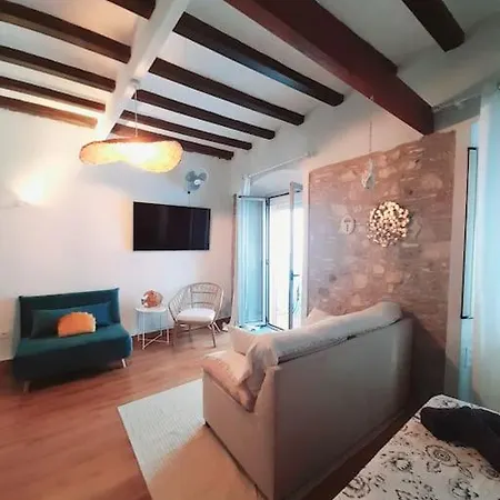 Bonito Estudio En El Centro. Ideal Parejas. *