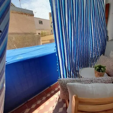 Bonito Estudio En El Centro. Ideal Parejas. *